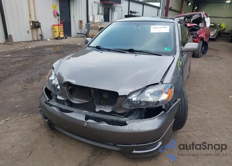 2004 Toyota Corolla S z USA, uszkodzony, nr VIN 2T1BR32E24C204903